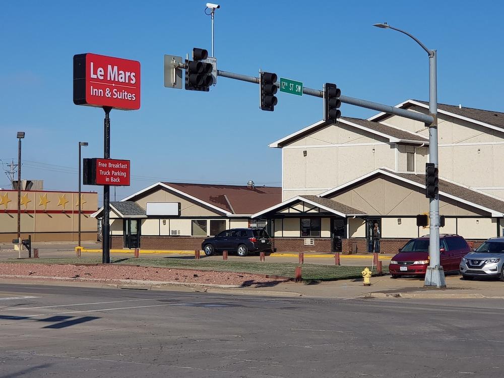 Le Mars Inn And Suites Exterior photo